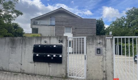 Kaufen 2-Zimmer-Wohnung, Bratislava - Nové Mesto, Slowakei