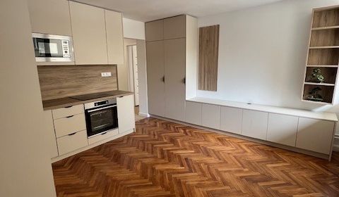 Kaufen 3-Zimmer-Wohnung, 3-Zimmer-Wohnung, Medená, Bratislava - Staré 