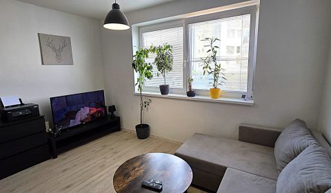 Kaufen 2-Zimmer-Wohnung, 2-Zimmer-Wohnung, M.R. Štefánika, Senec, Slow