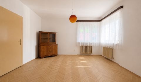 Kaufen 4-Zimmer-Wohnung, 4-Zimmer-Wohnung, Banská Bystrica, Slowakei
