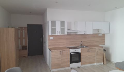 Mieten 2-Zimmer-Wohnung, 2-Zimmer-Wohnung, Kasárenská, Nové Zámky, Slo
