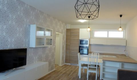 Mieten 2-Zimmer-Wohnung, 2-Zimmer-Wohnung, Nad Plážou, Banská Bystrica