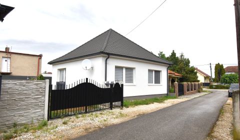 Komplett renoviertes Einfamilienhaus in Horné Saliby