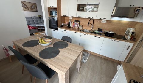 Kaufen 3-Zimmer-Wohnung, 3-Zimmer-Wohnung, M. Benku, Topoľčany, Slowak