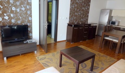 Mieten 3-Zimmer-Wohnung, 3-Zimmer-Wohnung, Bakossova, Banská Bystrica,