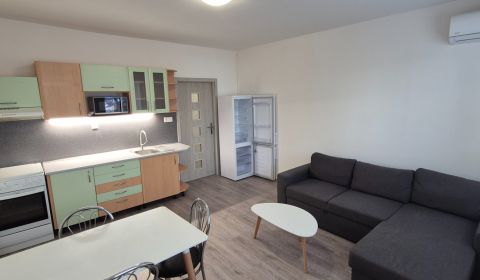 Mieten 1-Zimmer-Wohnung, 1-Zimmer-Wohnung, Nové Zámky, Slowakei