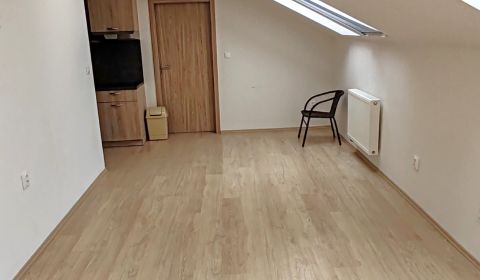 Mieten 3-Zimmer-Wohnung, 3-Zimmer-Wohnung, Sústružnícka, Komárno, Slow