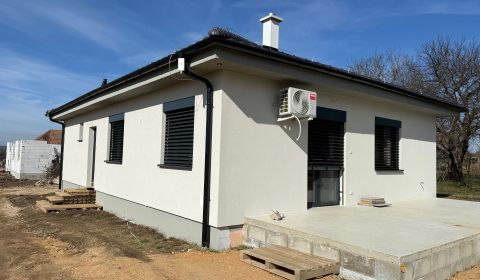 Kaufen Einfamilienhaus, Einfamilienhaus, Topoľčany, Slowakei