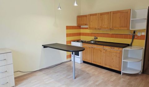 Mieten 1-Zimmer-Wohnung, 1-Zimmer-Wohnung, Ľ.Štúra, Nové Zámky, Slowak