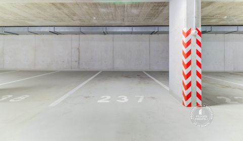 Mieten Garage, Garage, Bottova, Bratislava - Staré Mesto