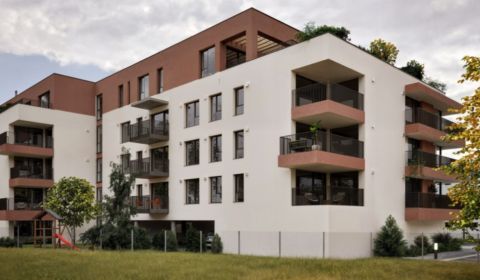 Kaufen 4-Zimmer-Wohnung, 4-Zimmer-Wohnung, Brigádnicka, Piešťany, Slow