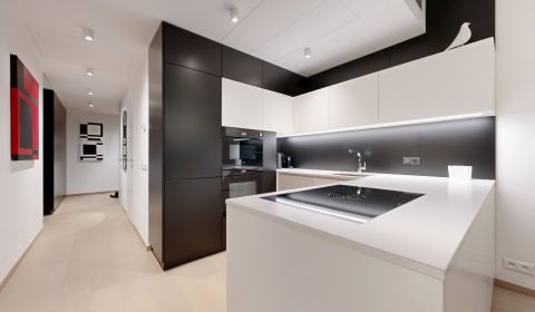 Kaufen 3-Zimmer-Wohnung, 3-Zimmer-Wohnung, Továrenská, Bratislava - St
