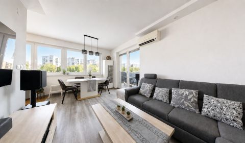 Moderne 3-Zimmer-Wohnung nach Sanierung mit Klimaanlage | Kazanská ul.