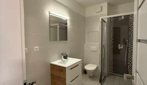 Kaufen 3-Zimmer-Wohnung, 3-Zimmer-Wohnung, Rybničná, Bratislava - Vajn