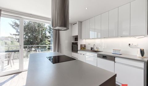 Mieten 3-Zimmer-Wohnung, Bratislava - Nové Mesto, Slowakei