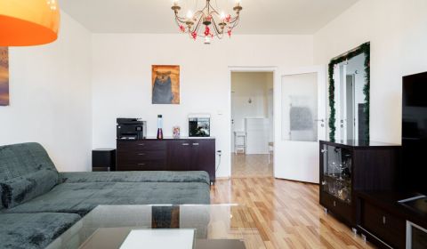 Kaufen 3-Zimmer-Wohnung, 3-Zimmer-Wohnung, Hlaváčikova, Bratislava - K