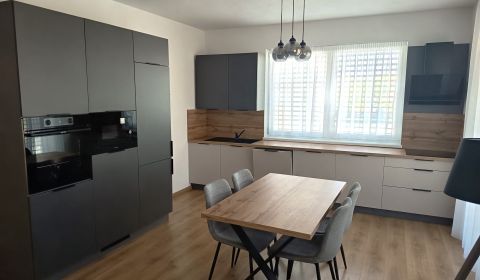 Mieten 2-Zimmer-Wohnung, 2-Zimmer-Wohnung, Nové Zámky, Slowakei