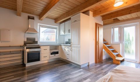 Mieten 2-Zimmer-Wohnung, 2-Zimmer-Wohnung, Hrachová, Bratislava - Ruži