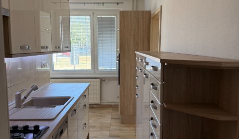 Kaufen 3-Zimmer-Wohnung, 3-Zimmer-Wohnung, Tulská, Banská Bystrica, Sl