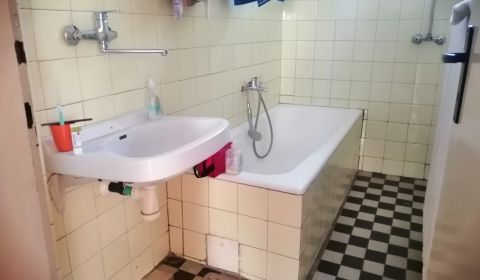 Kaufen Einfamilienhaus, Einfamilienhaus, Hlohovec, Slowakei