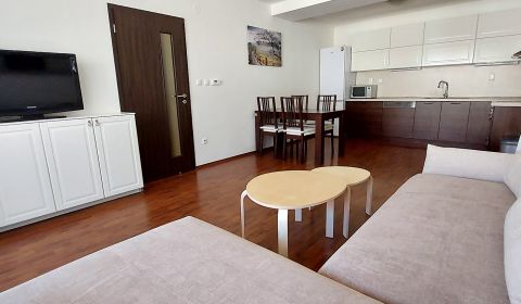 Mieten 3-Zimmer-Wohnung, 3-Zimmer-Wohnung, Bakossova, Banská Bystrica,