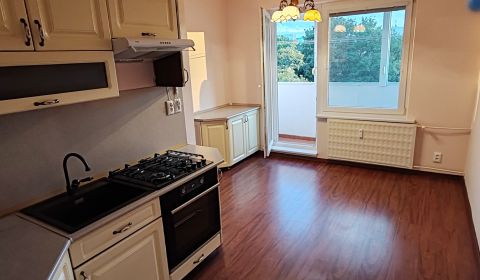 Mieten 3-Zimmer-Wohnung, 3-Zimmer-Wohnung, ul. biskupa Királya, Komárn