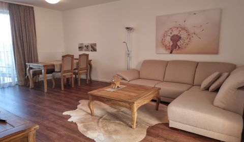 VERKAUF - Eine luxüriose Wohnung mit ein Parkplatz - Nitra, Zobor