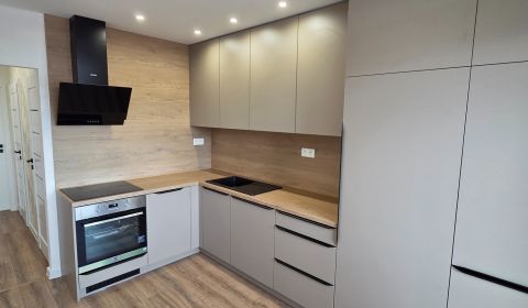 Kaufen 3-Zimmer-Wohnung, 3-Zimmer-Wohnung, Na Karasiny, Prievidza, Slo
