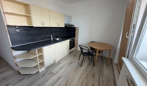 Kaufen 2-Zimmer-Wohnung, 2-Zimmer-Wohnung, Streďanská, Topoľčany, Slow