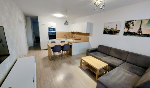 Mieten 3-Zimmer-Wohnung, 3-Zimmer-Wohnung, Kláry Jarunkovej, Banská By