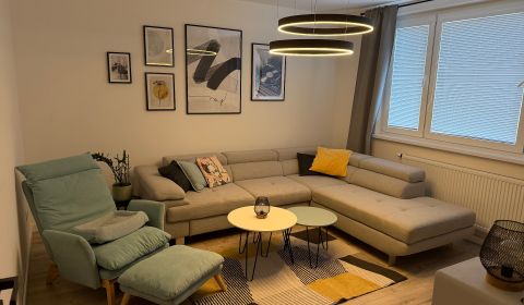 Kaufen 3-Zimmer-Wohnung, 3-Zimmer-Wohnung, Smolenická, Bratislava - Pe