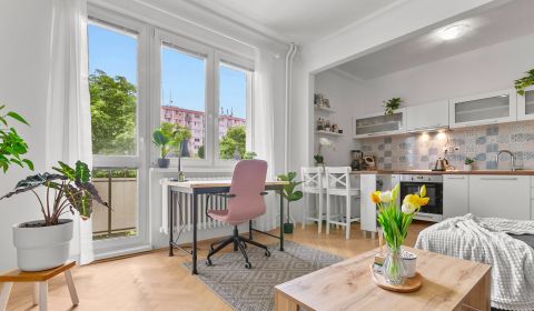 BA/RUŽINOV – Verkauf einer renovierten 2-Zimmer-Wohnung mit Balkon 