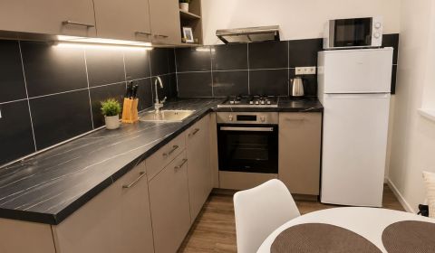 Mieten 2-Zimmer-Wohnung, 2-Zimmer-Wohnung, Námestie Ľudovita Fullu, Ži