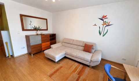 Kaufen 3-Zimmer-Wohnung, 3-Zimmer-Wohnung, Beniakova, Bratislava - Kar