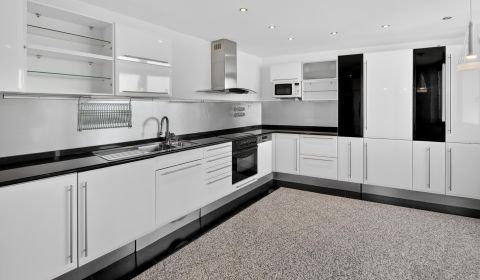 Kaufen 3-Zimmer-Wohnung, 3-Zimmer-Wohnung, Na Revíne, Bratislava - Nov