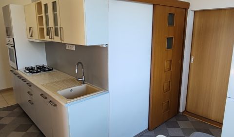 Mieten 3-Zimmer-Wohnung, 3-Zimmer-Wohnung, Mederčská, Komárno, Slowake