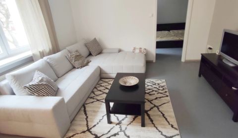 Kaufen 2-Zimmer-Wohnung, 2-Zimmer-Wohnung, Karadžičova, Bratislava - S