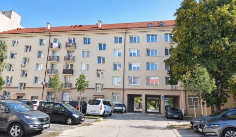 Kaufen 3-Zimmer-Wohnung, 3-Zimmer-Wohnung, Košicka, Bratislava - Ružin