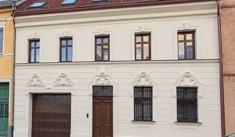 Kaufen 4-Zimmer-Wohnung, 4-Zimmer-Wohnung, Čajakova, Bratislava - Star