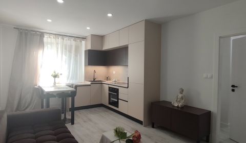 Kaufen 3-Zimmer-Wohnung, 3-Zimmer-Wohnung, Sečovská, Bratislava - Ruži