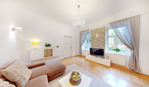 Schöne 2-Zimmer-Wohnung mit Altstadtflair in der Heydukova-Straße