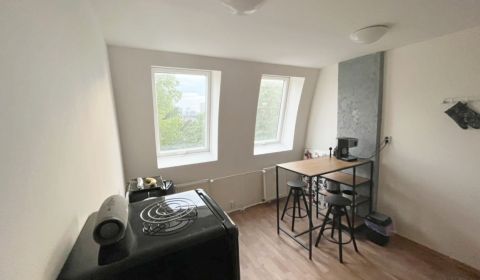 Kaufen 2-Zimmer-Wohnung, 2-Zimmer-Wohnung, Bajkalská, Bratislava - Ruž