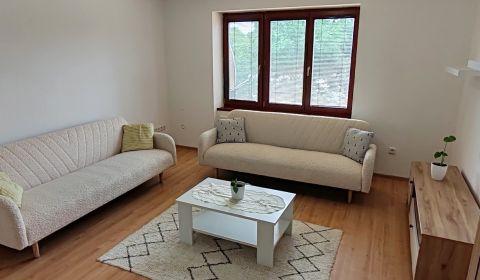 Mieten 2-Zimmer-Wohnung, 2-Zimmer-Wohnung, Sústružnícka, Komárno, Slow