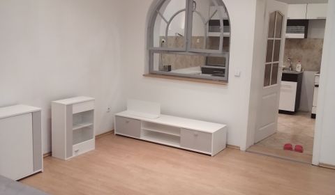Mieten 1-Zimmer-Wohnung, 1-Zimmer-Wohnung, Obchodná, Bratislava - Star