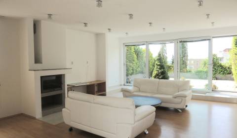 Mieten 4-Zimmer-Wohnung, 4-Zimmer-Wohnung, Belianska, Bratislava - Nov