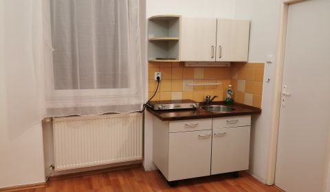 Mieten 1-Zimmer-Wohnung, 1-Zimmer-Wohnung, Nové Zámky, Slowakei