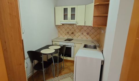 Mieten 1-Zimmer-Wohnung, 1-Zimmer-Wohnung, Nové Zámky, Slowakei