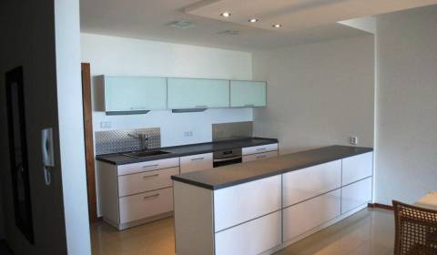 3-Zimmer-Wohnung, Boženy Němcovej, zu vermieten, Bratislava - Staré Me