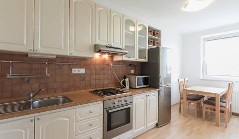 Mieten 3-Zimmer-Wohnung, 3-Zimmer-Wohnung, Pečnianska, Bratislava - Pe