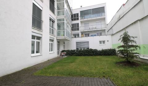 Mieten 3-Zimmer-Wohnung,  Vysoká, Bratislava - Staré Mesto